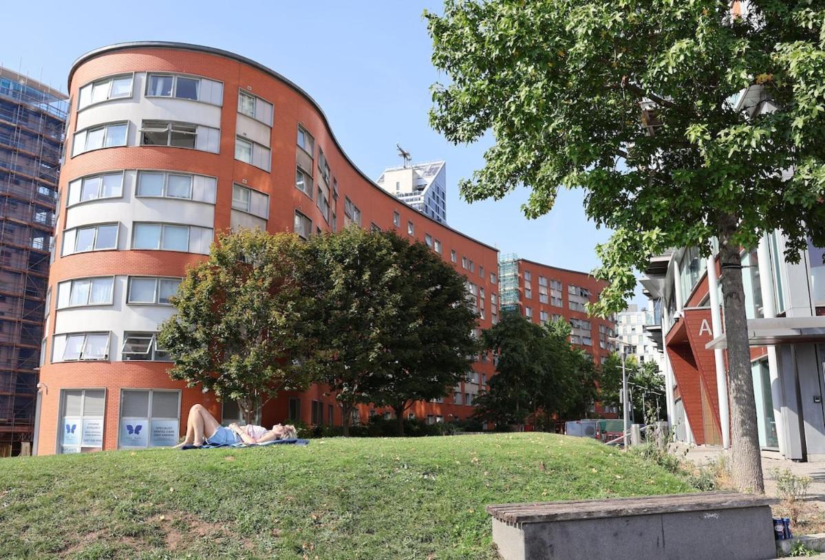 Apartment Thames Canary Wharf Flat Sleeps 8 Near O2 Airport London