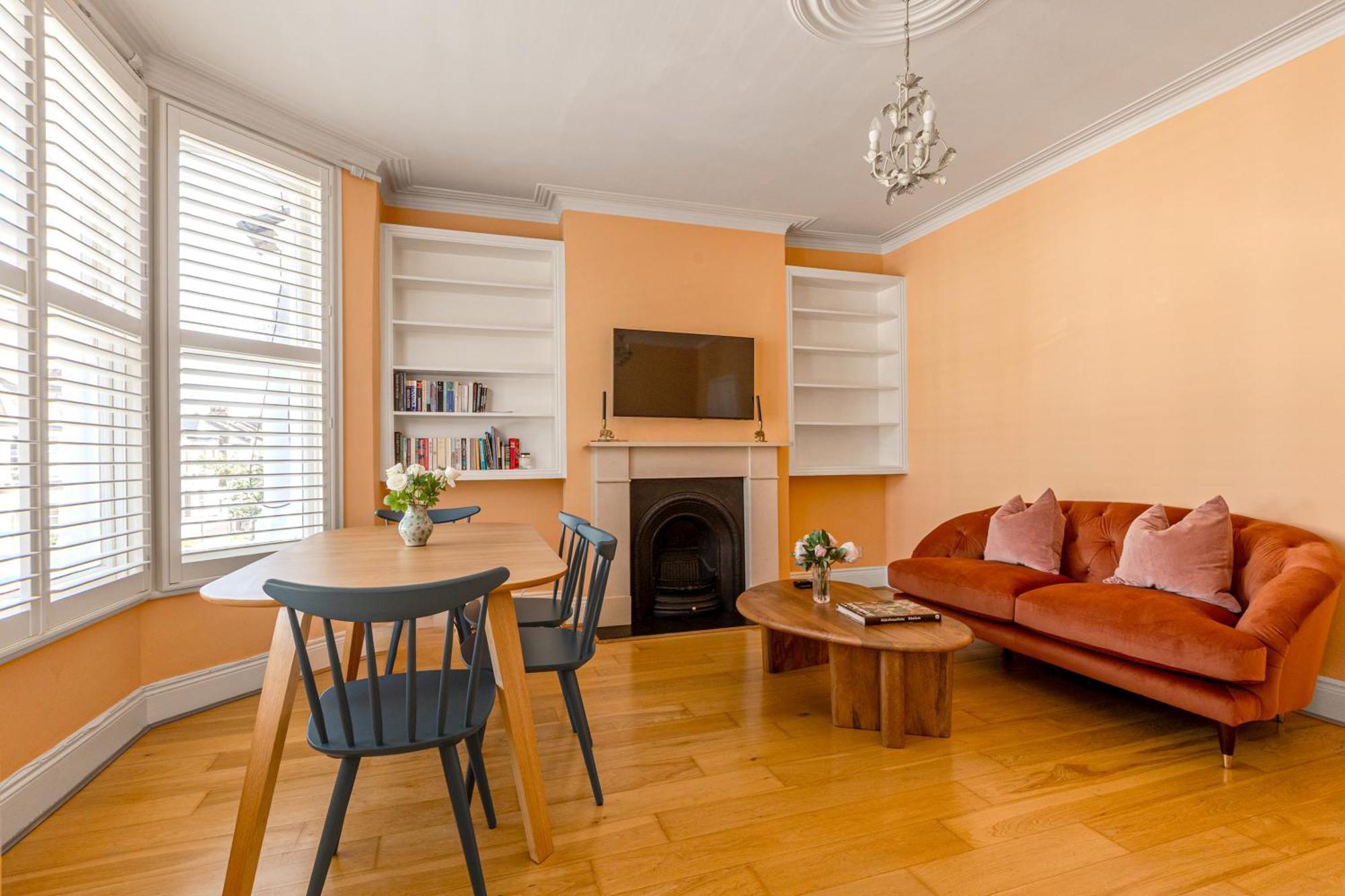 Appartement New! Cosy 2br Victorian Flat, Zone 2, Mins To Tube Londen