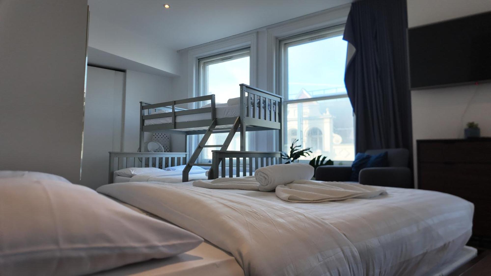 Luxury Group In Piccadilly Sleep 7 Vr010 London