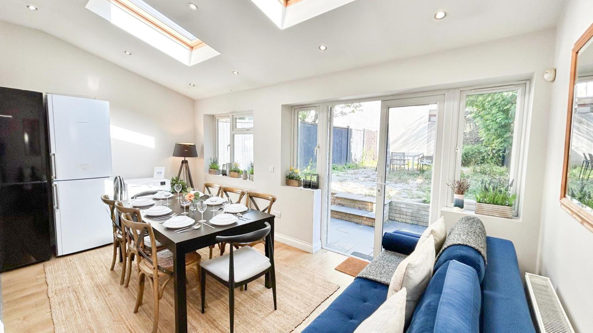 Appartement Lovely 4 Bedroom Flat With Ample Garden In Brondesbury, Kilburn Londen