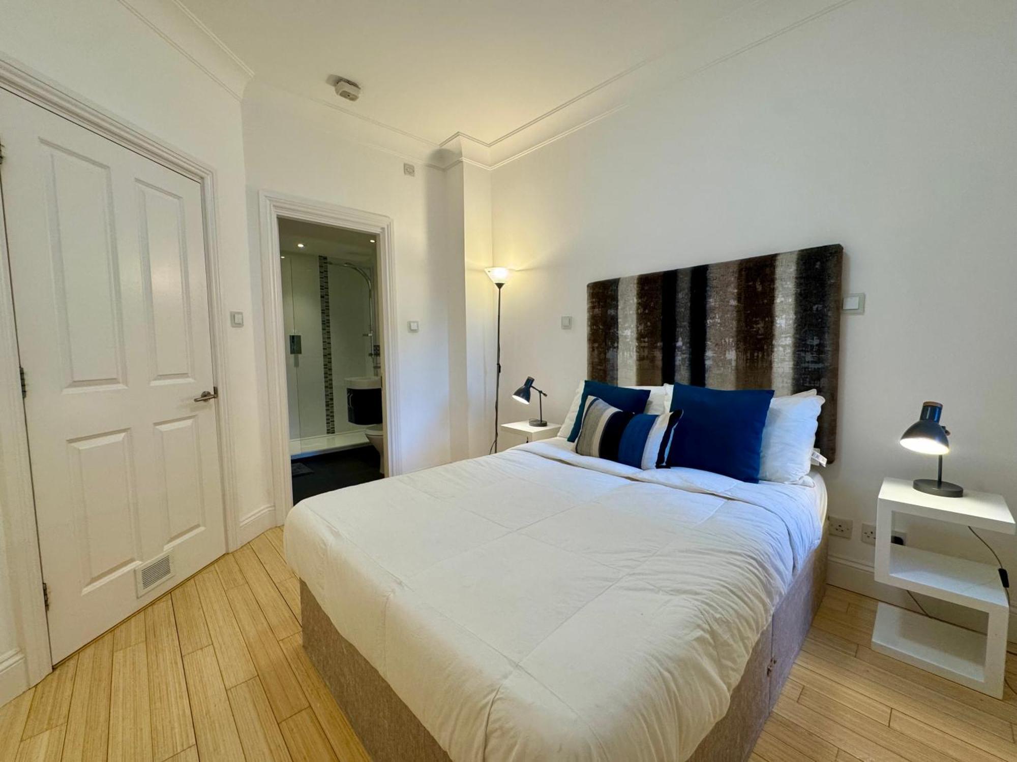 Knightsbridge Harrods 2 Bed 2 Bath With Terrace * London