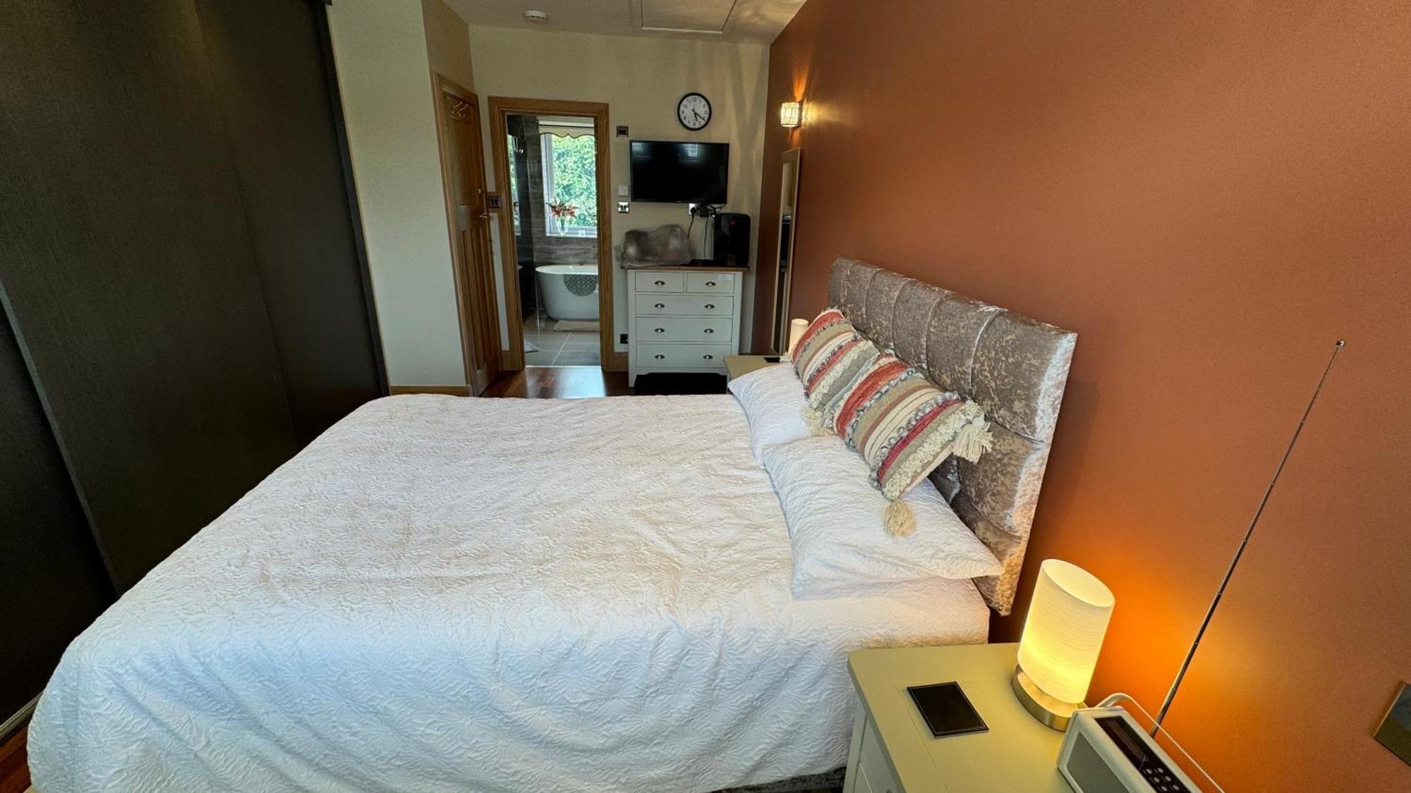 Stunning Double Bedroom Greenwich With Private Bathroom *