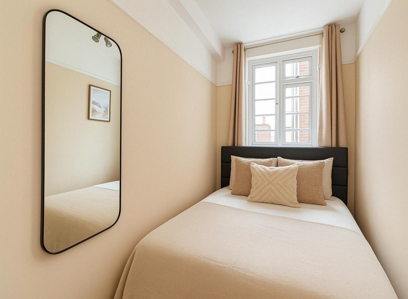 Spacious 2-bedroom In Crystal Palace Apartment *