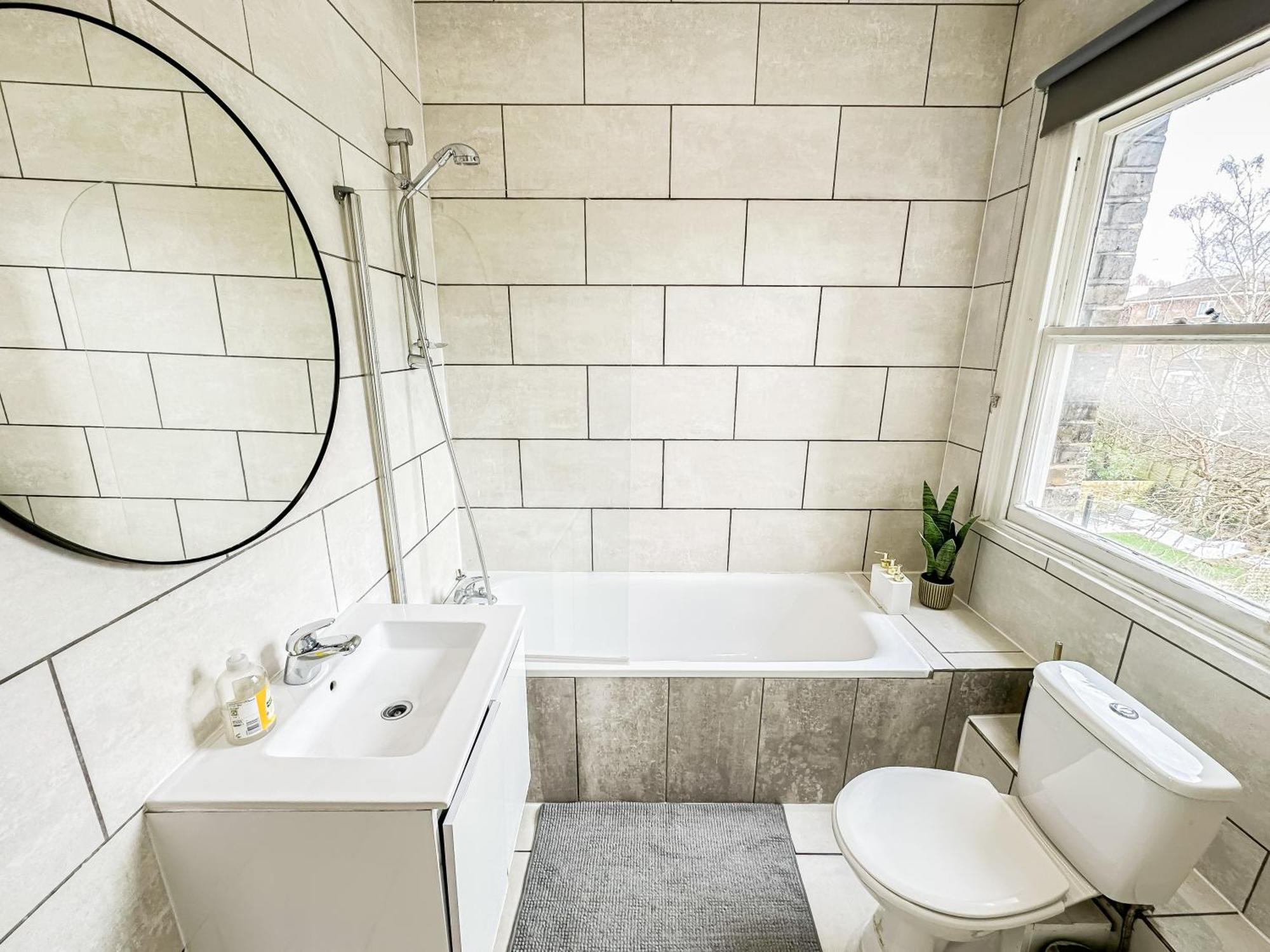 Stylish 2-Bedroom Apartment In Maida Vale Near Little Venice & Paddington