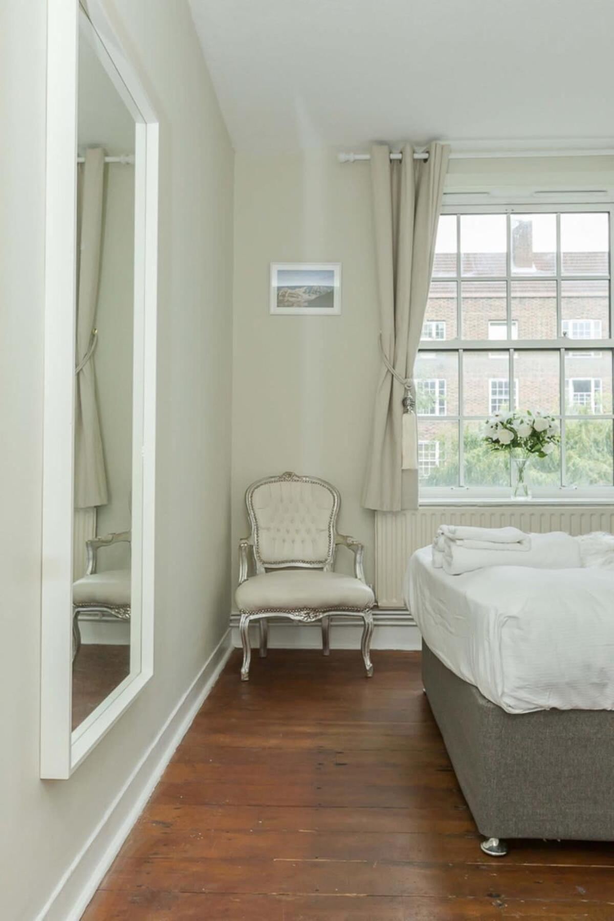 Apartment Convenient 2 Bedroom In *