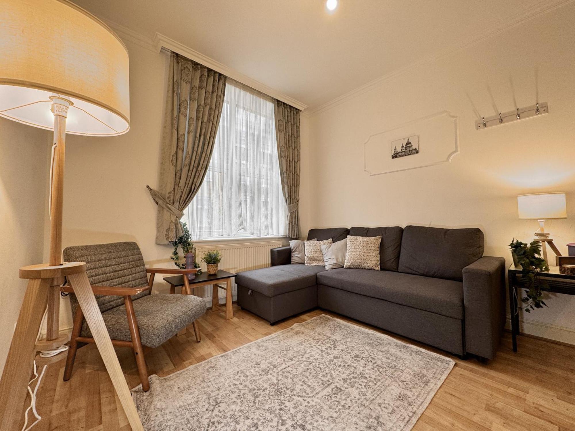 Group Getaway Near King's Cross And Camden Town Apartment London