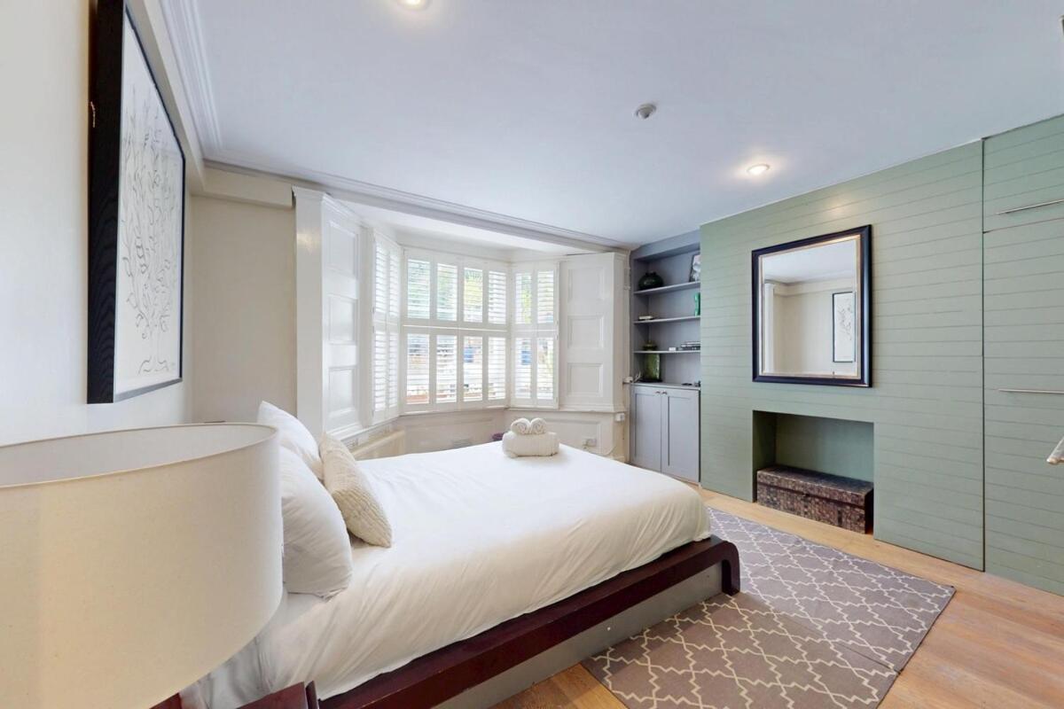Appartement Bright 2 Bed With Patio & Backyard On Victoria Park *