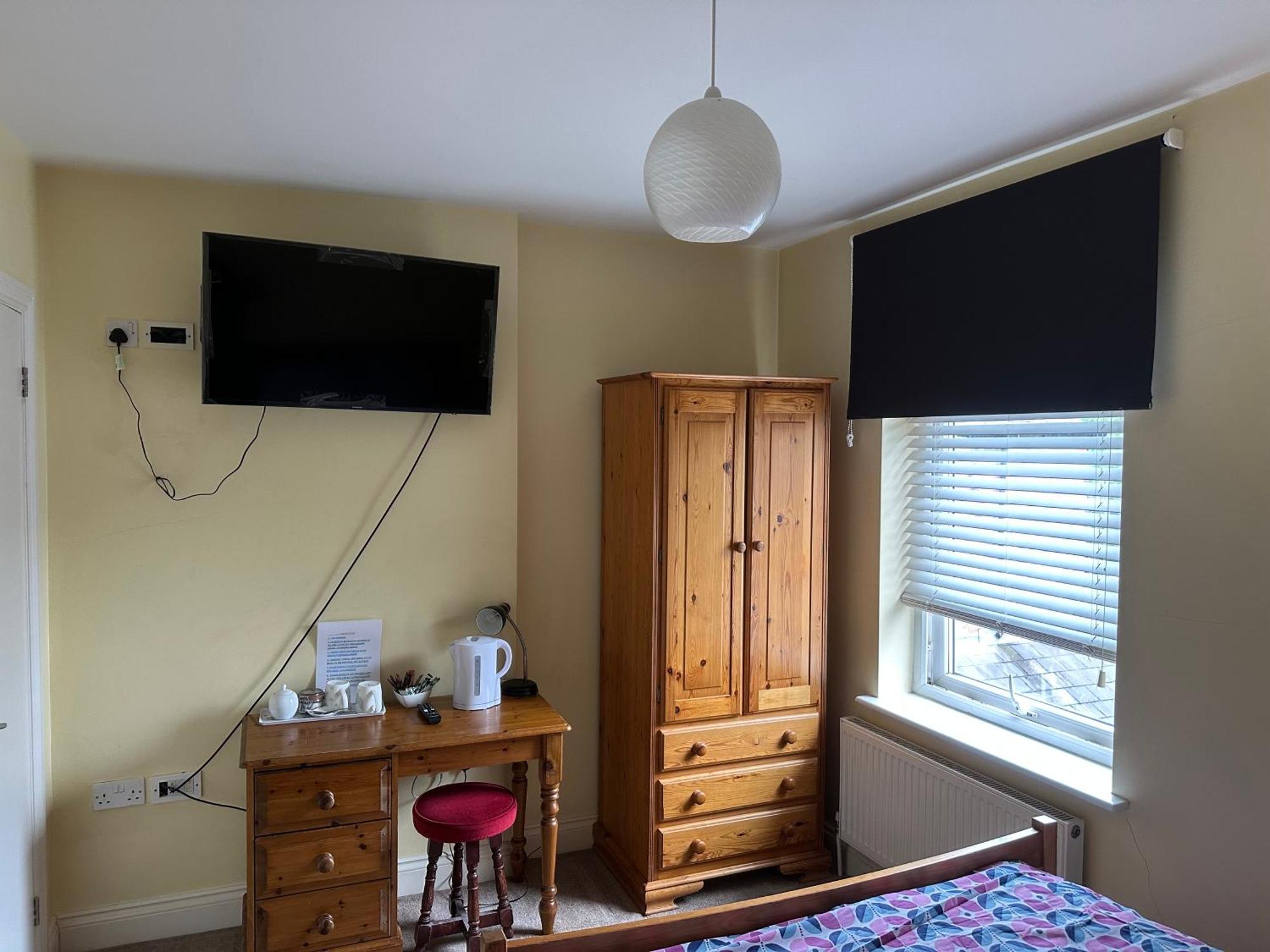 287 Green Lanes Guest house London