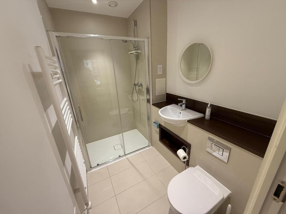 Wembley Stadium 2 Bedroom - 1 Minute Walk Apartamento Londres