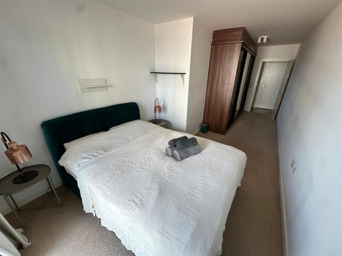 Wembley Stadium 2 Bedroom - 1 Minute Walk Apartamento *