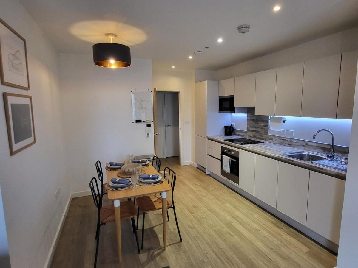 Apartamento Wembley Stadium 2 Bedroom - 1 Minute Walk Londres