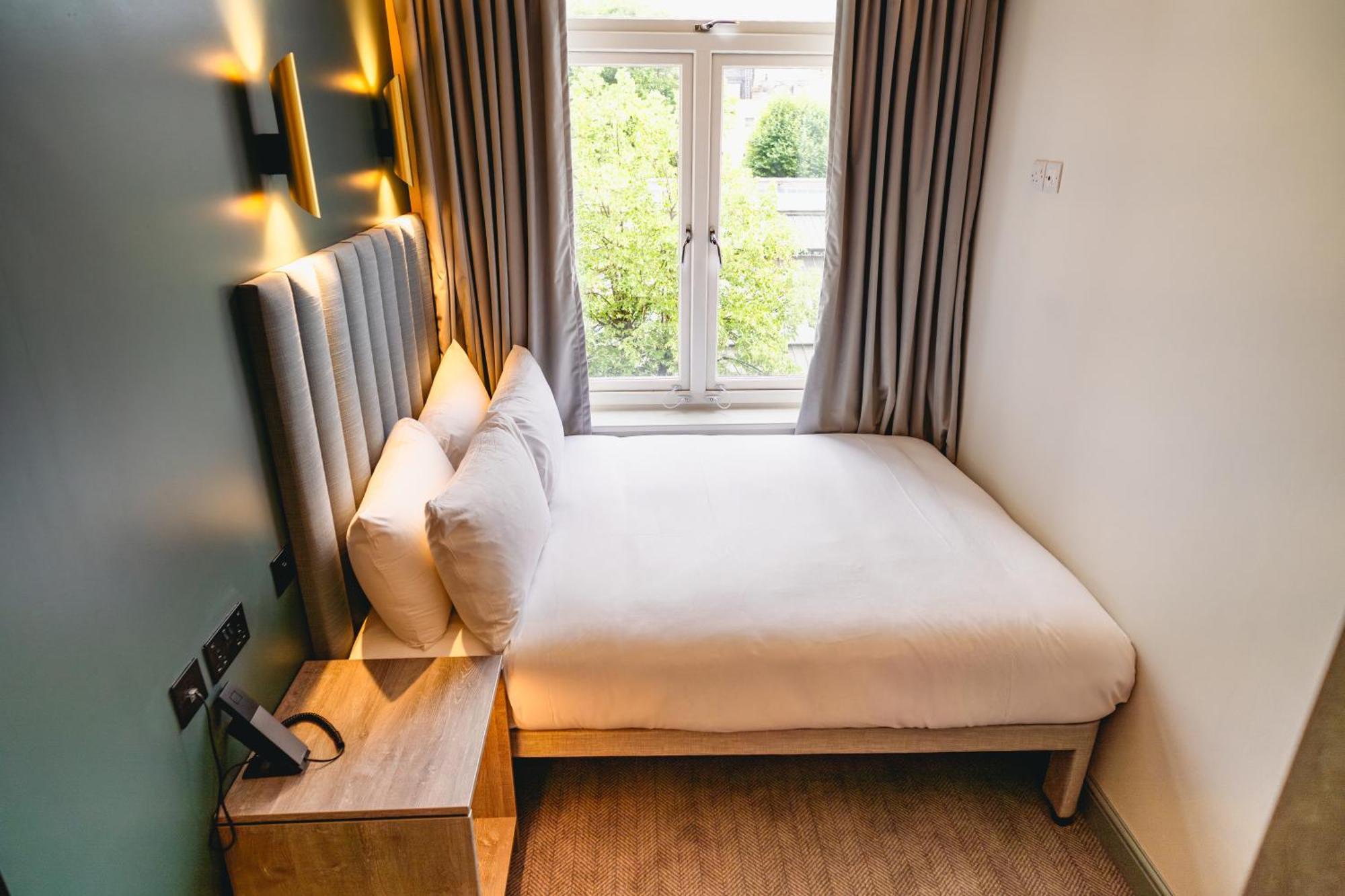 Mayflower Hotel&apartamentos Hotel 3*