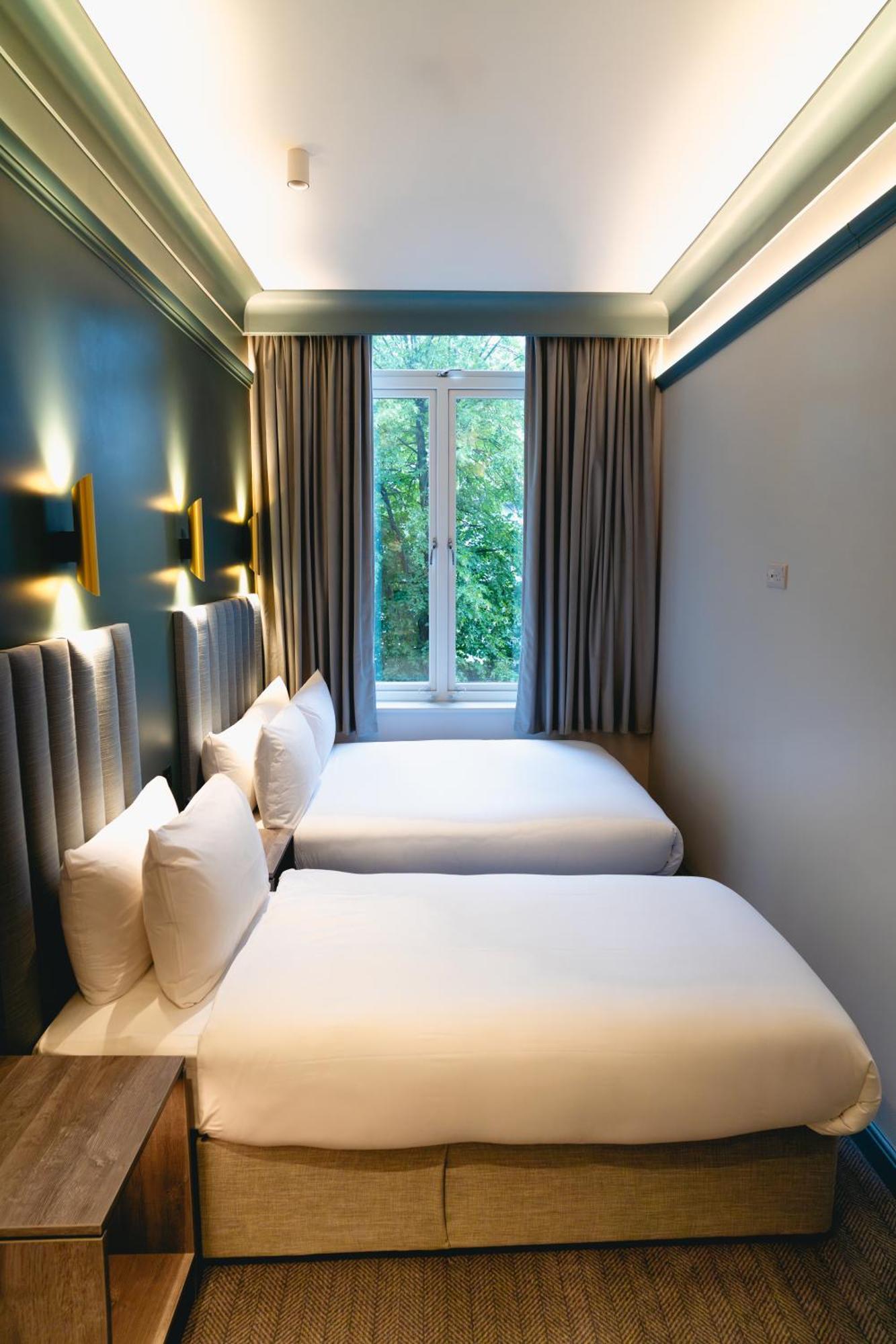 Mayflower Hotel&apartamentos 3*