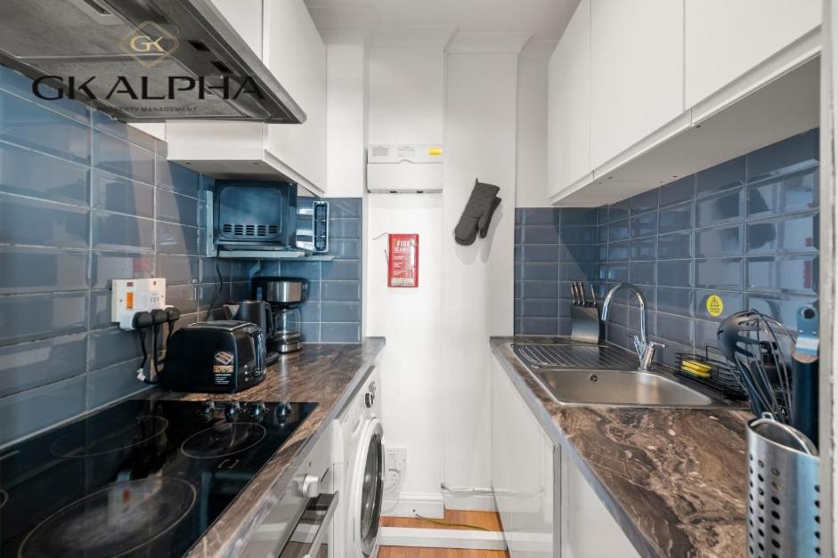 Sophisticated Paddington 2 Bedroom Prime Location *