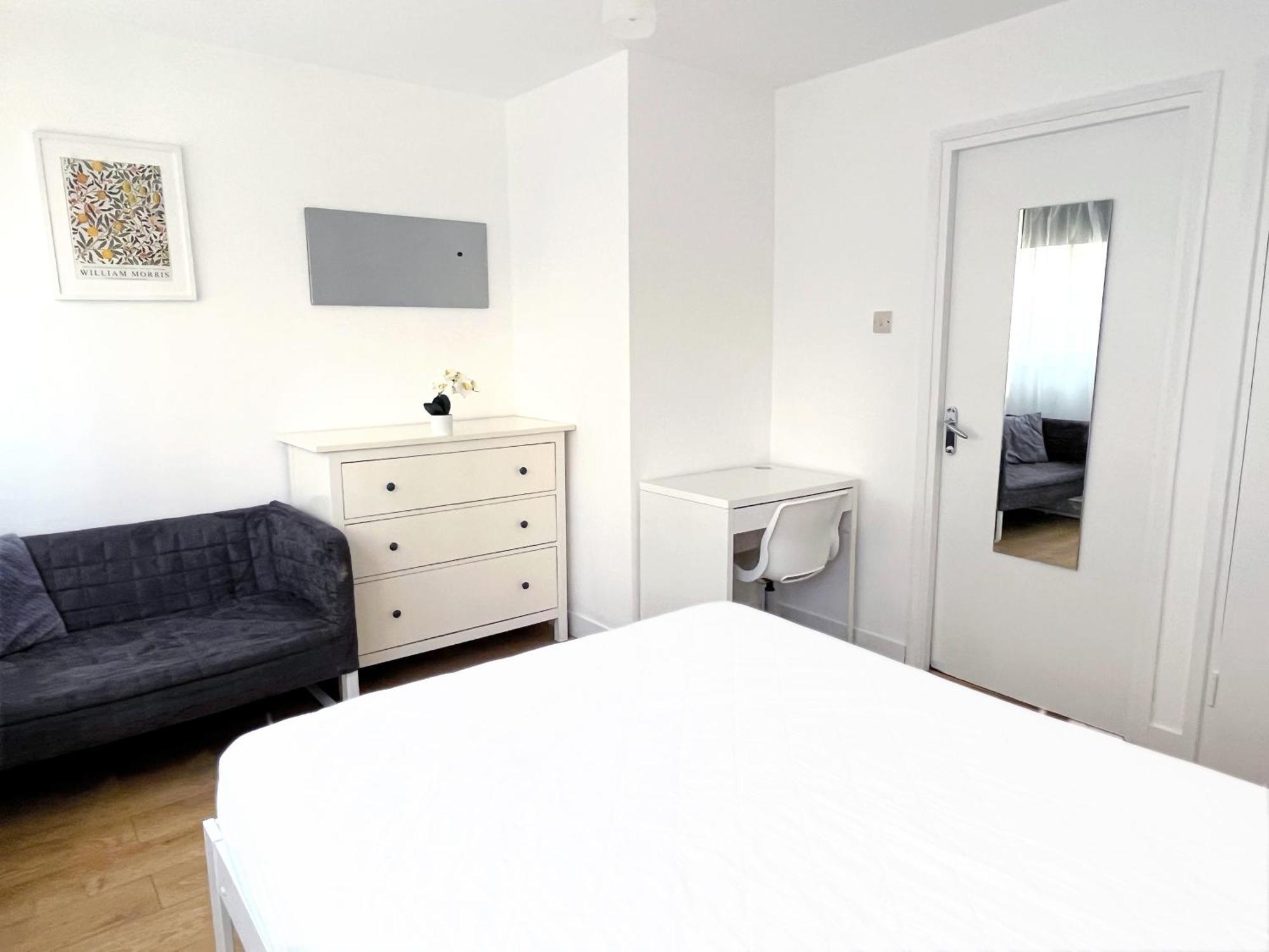 Fab 3-Bed 2-Bath Oxford Street, Regents Park, Fitzrovia W1 Londen