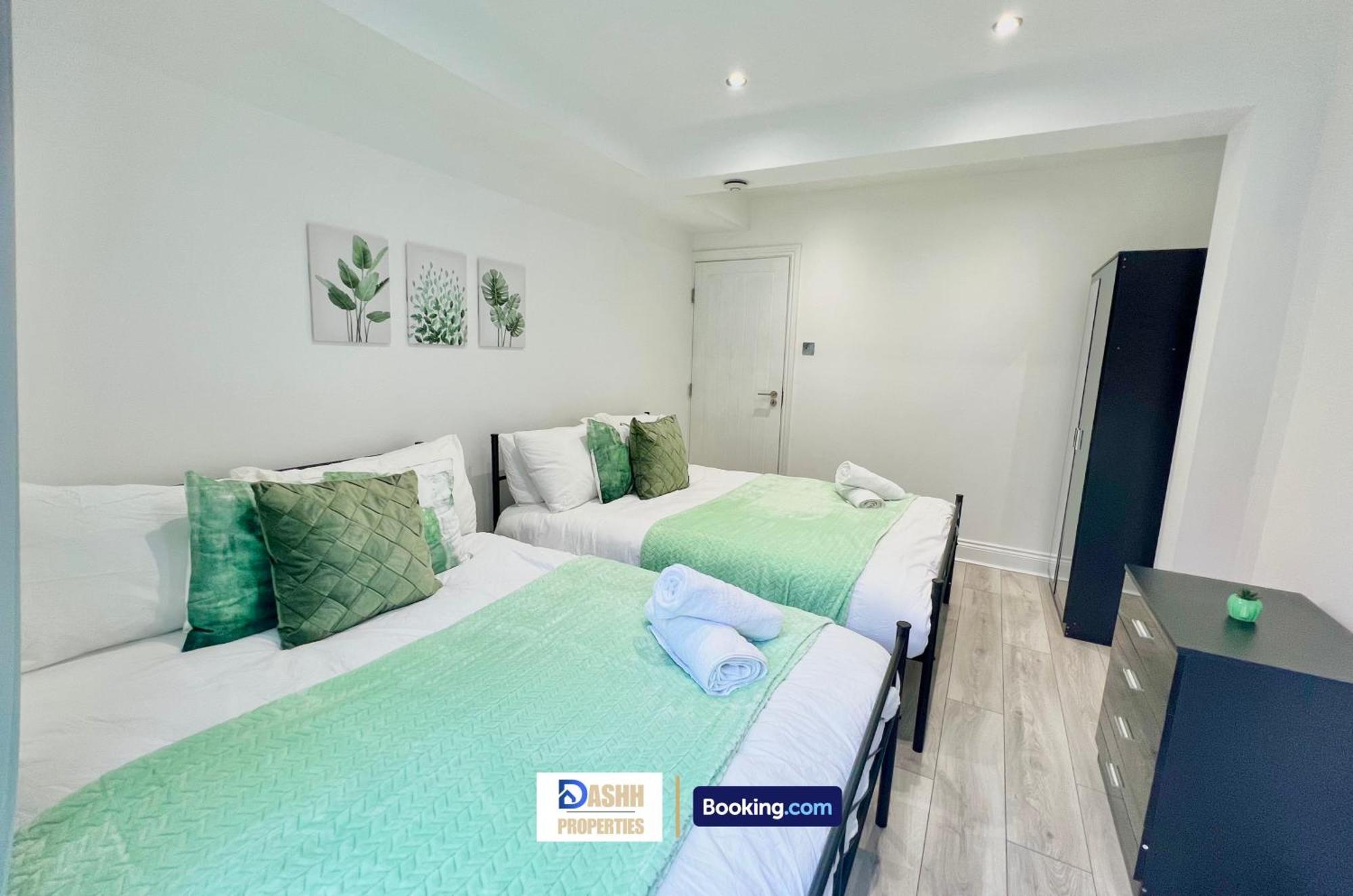 Three Bedroom By Dashh Short Lets & Serviced In Shepherds Bush Sleeps 9 With Free Wifi Сasa de vacaciones *