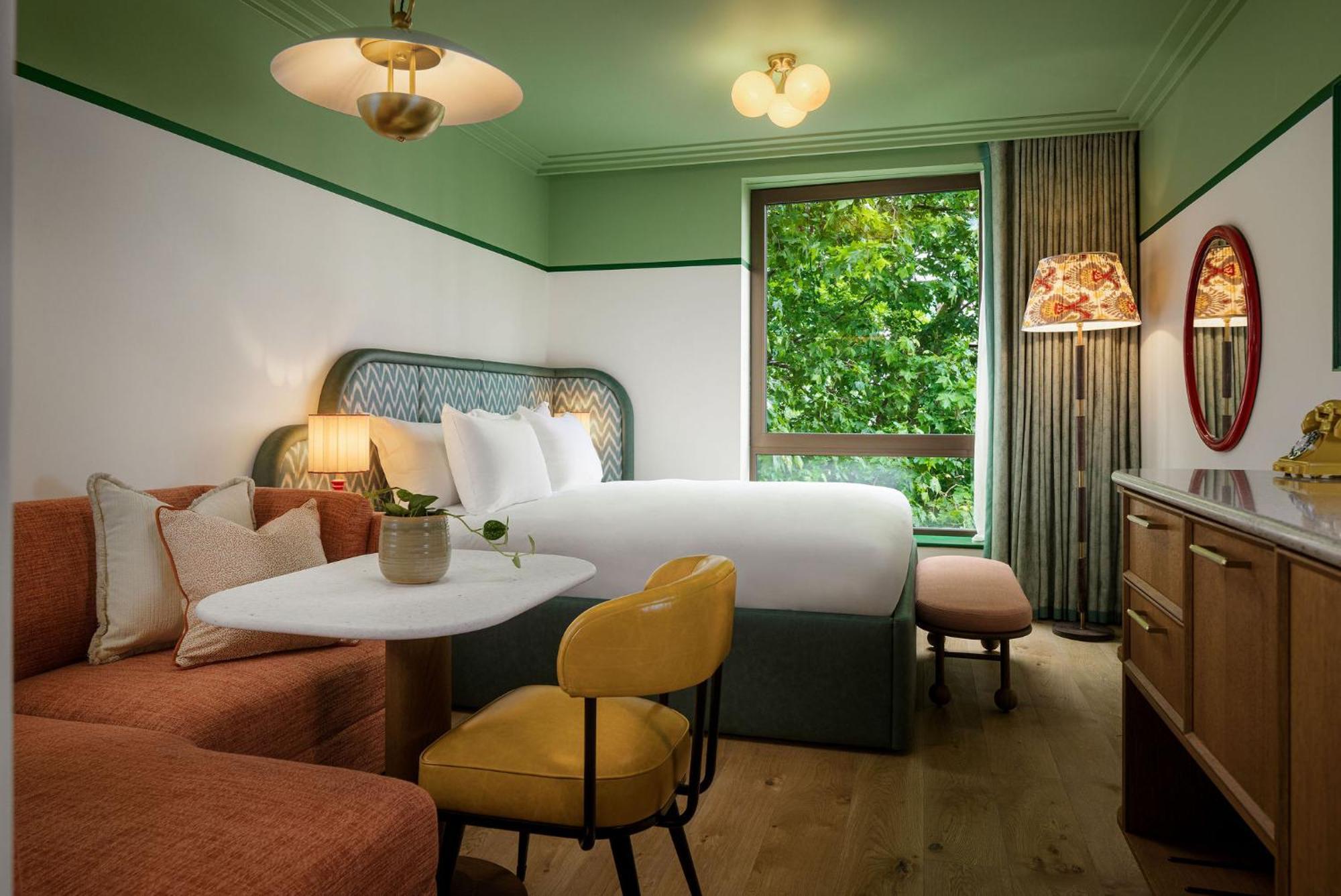 The July - Victoria 4* Londres