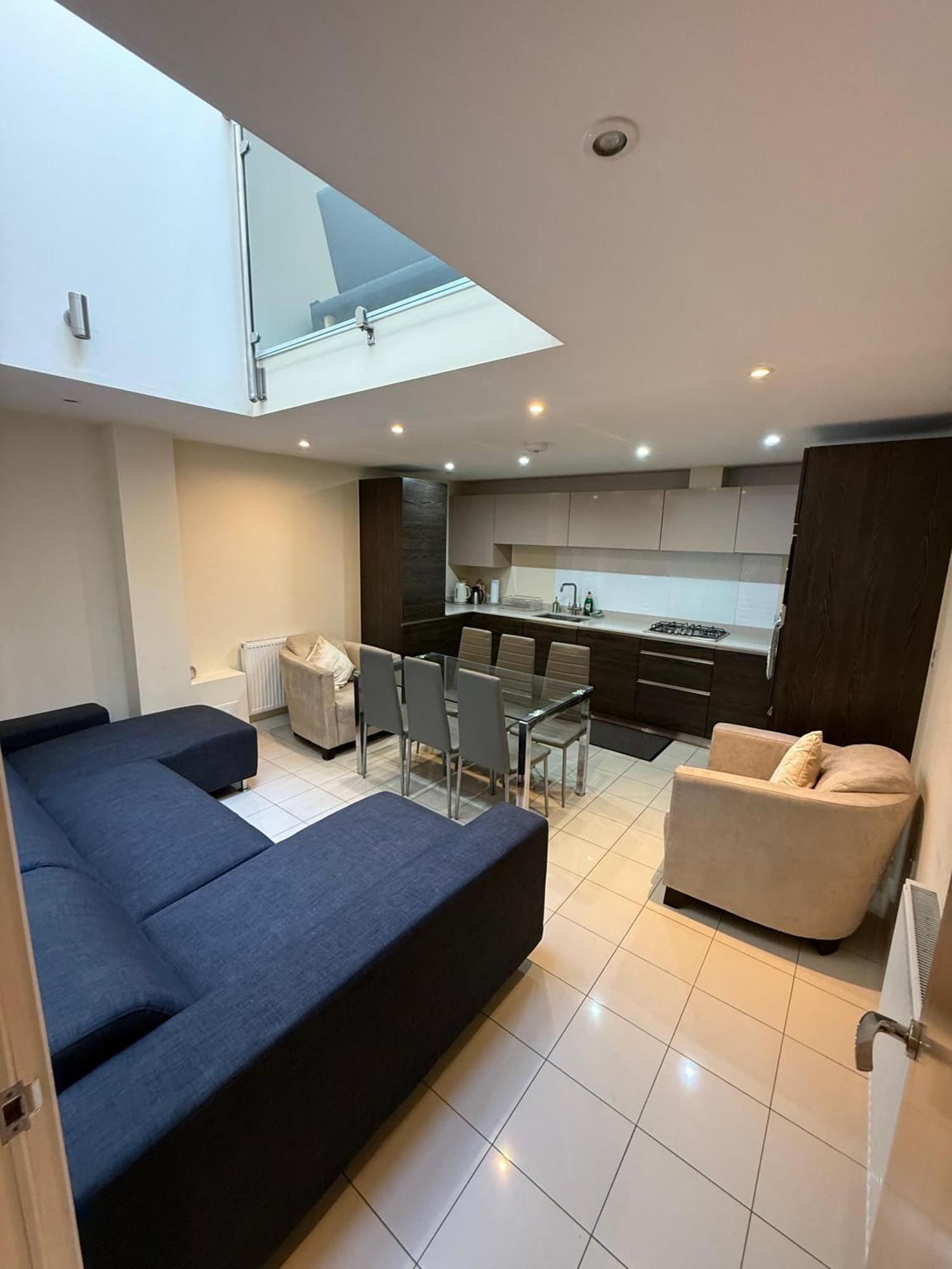 Appartement Amanah - Shepherd Bush Sleeps 7 Londen