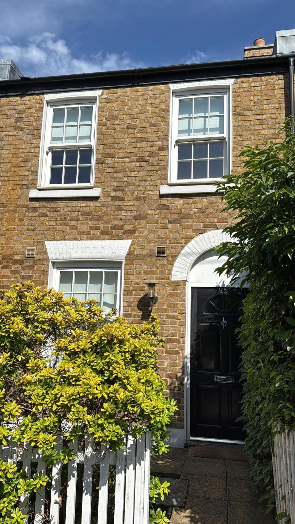 Amanah - Shepherd Bush Sleeps 7 * Londen