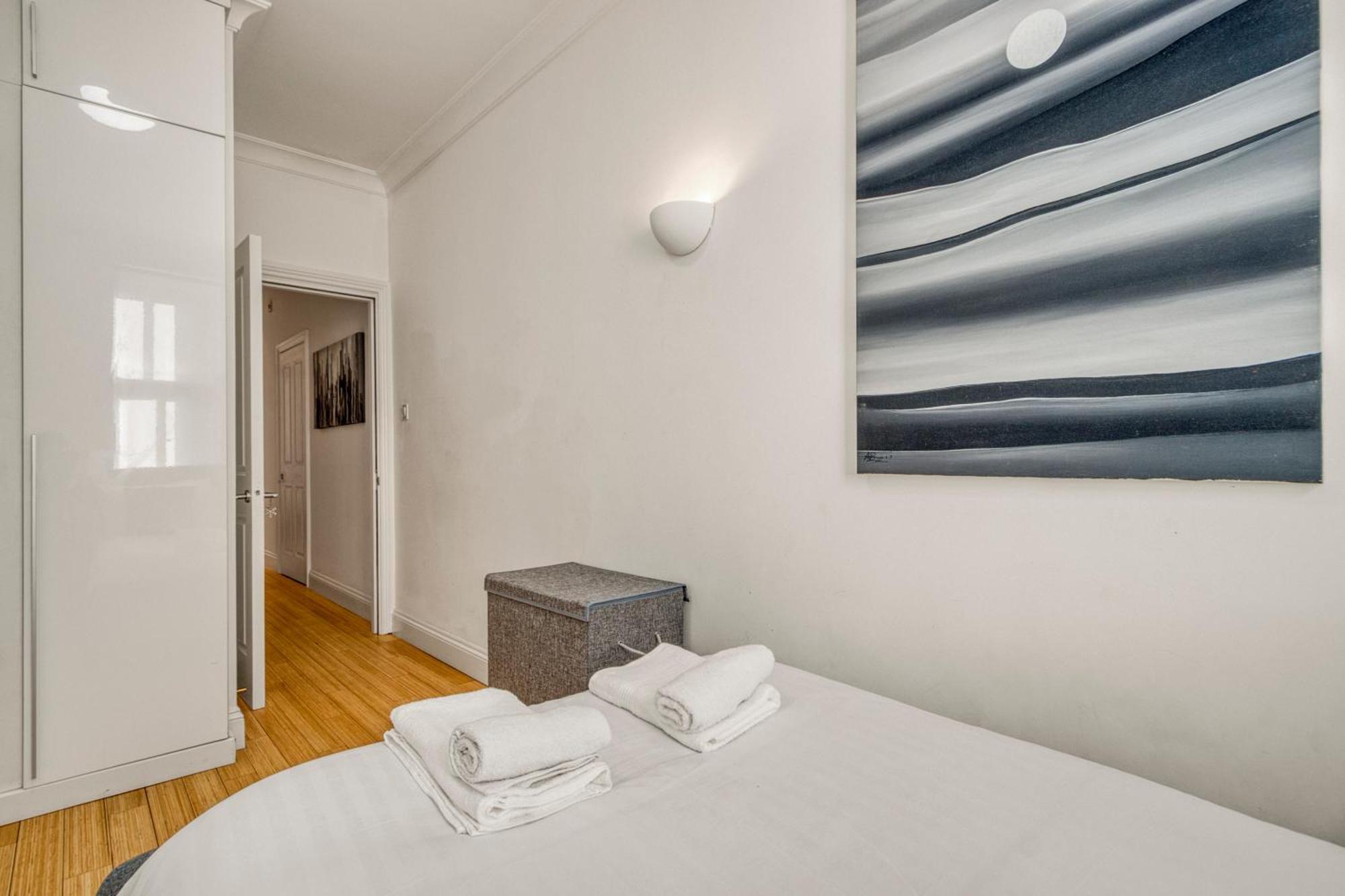 Knightsbridge Harrods 2 Bed 2 Bath With Terrace * London