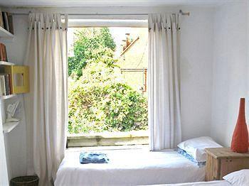 Casa de hóspedes At Chiswick 2*