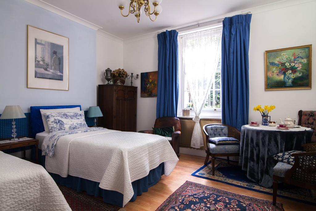 Dawson Place, Juliette's Couette-café