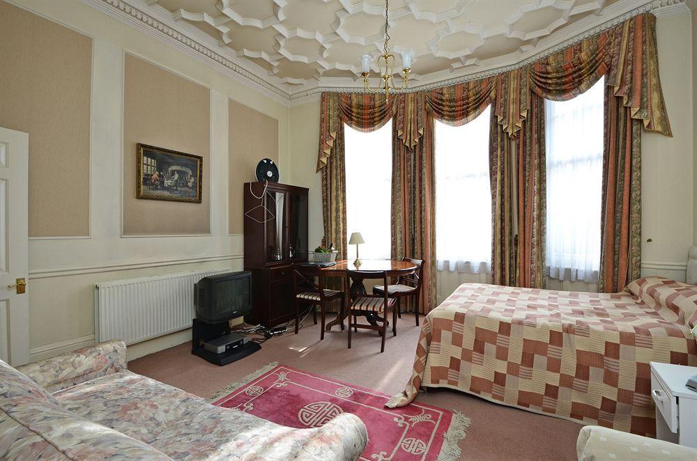 Aparthotel Kensingtoncourt 3*