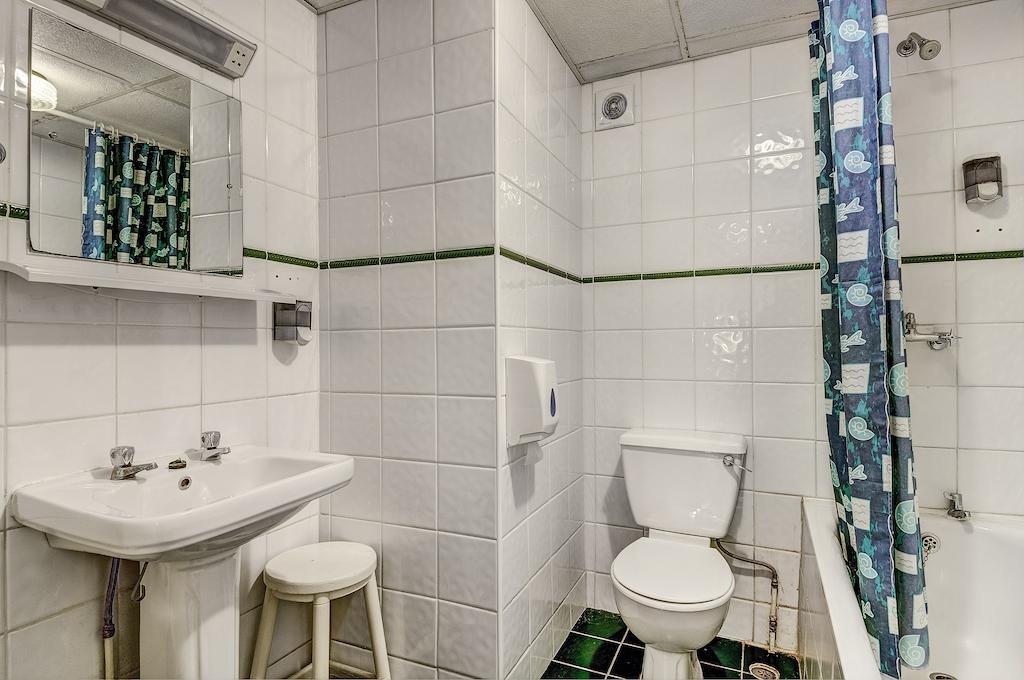 Hotel Mowbray Court London