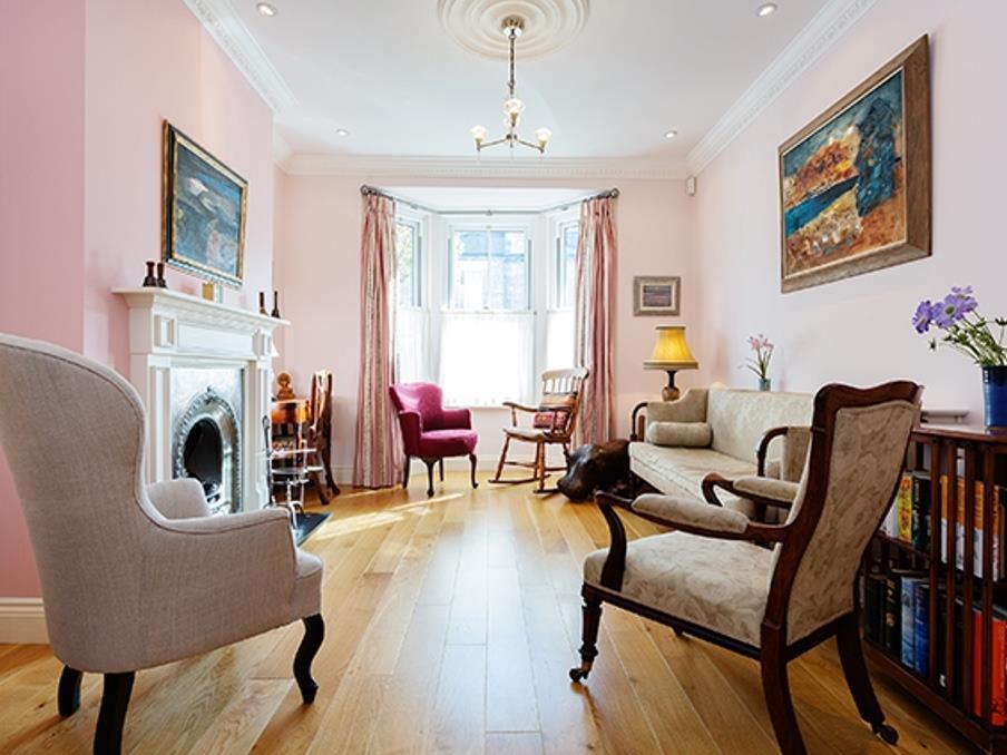 Hotel Veeve House Sterne Street Shepherds Bush Londres