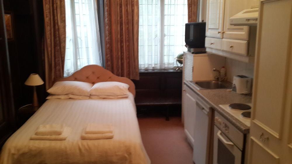 Kensingtoncourt Aparthotel 3*