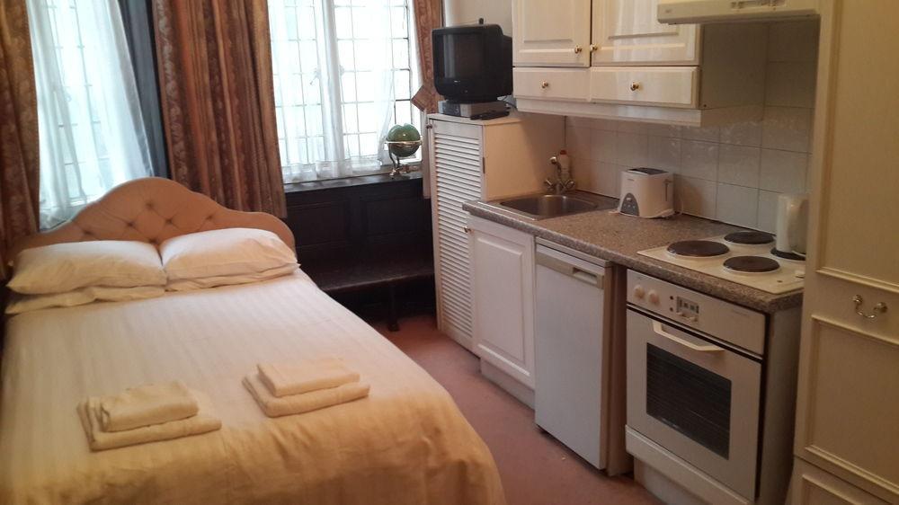 Kensingtoncourt 3*
