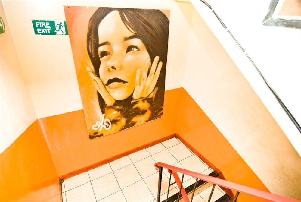 Kensal Backpackers Albergue