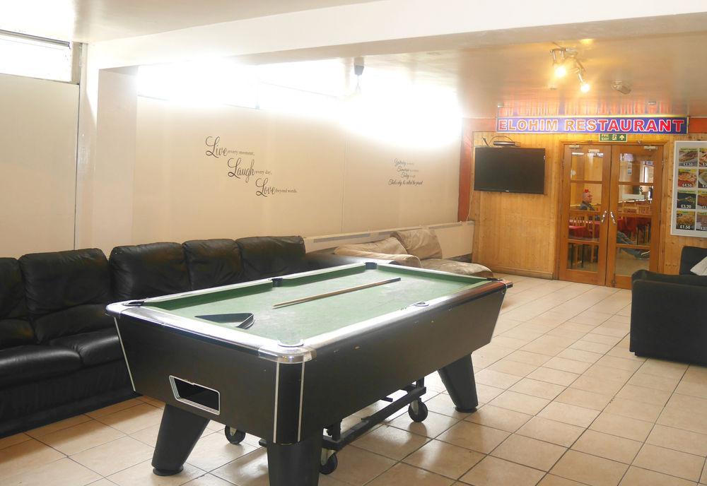 Kensal Backpackers Albergue *