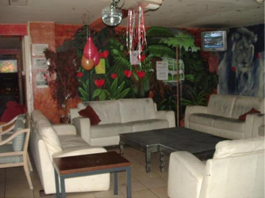 Kensal Backpackers Albergue