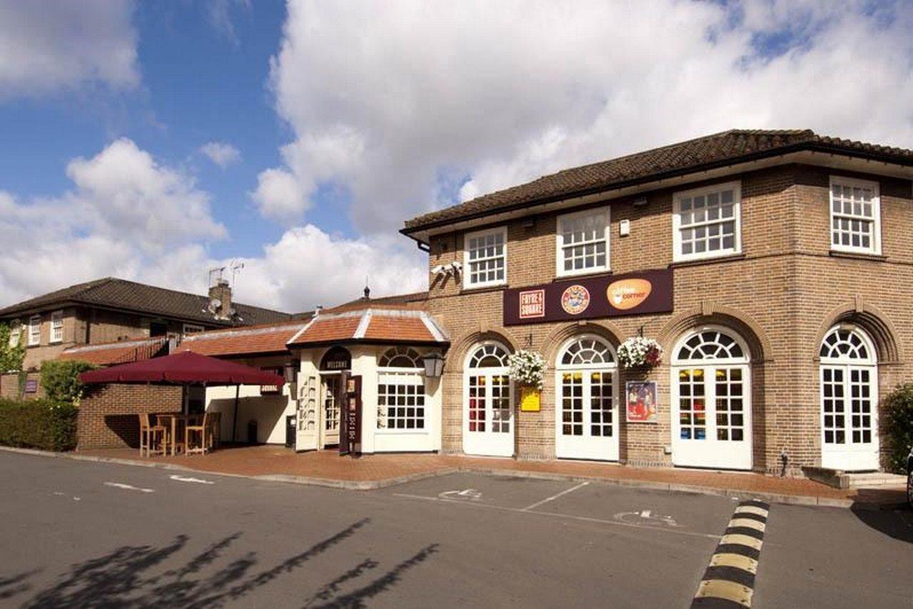 Premier London Greenford Hotel