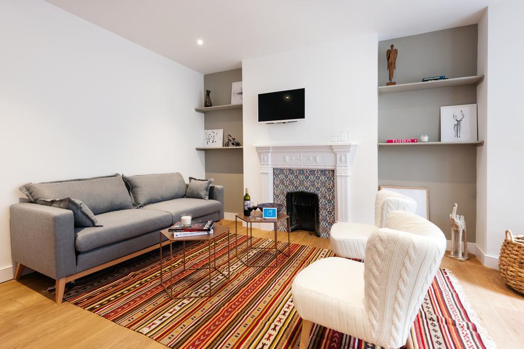 The Barons Court