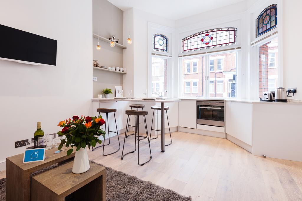 The Barons Court
