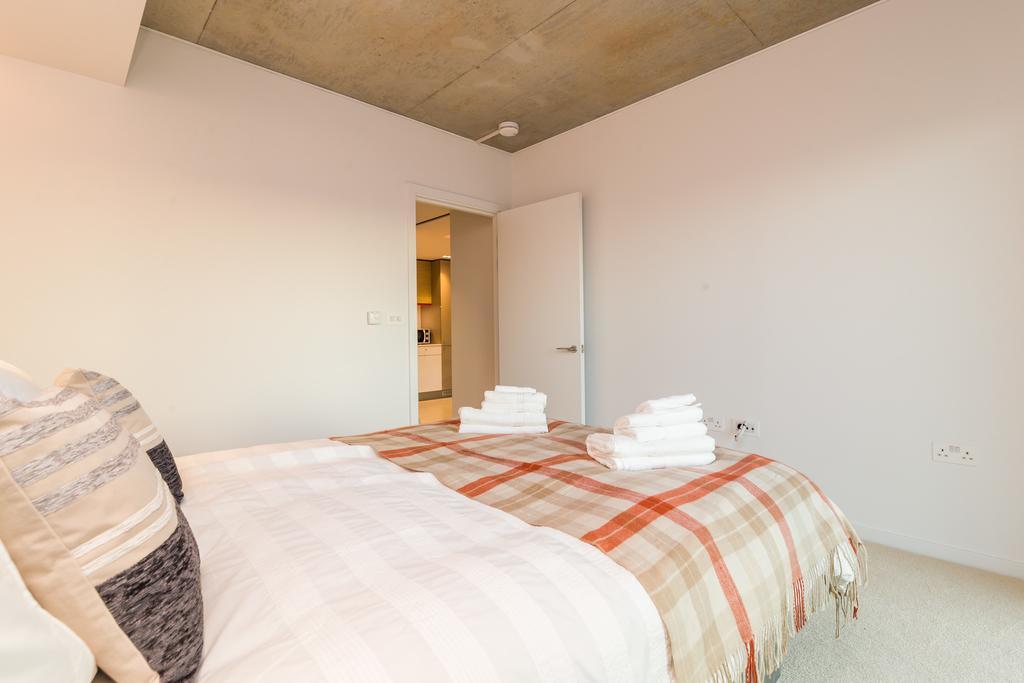 Royal Style - 5 Mins Walk To Excel Apartamento