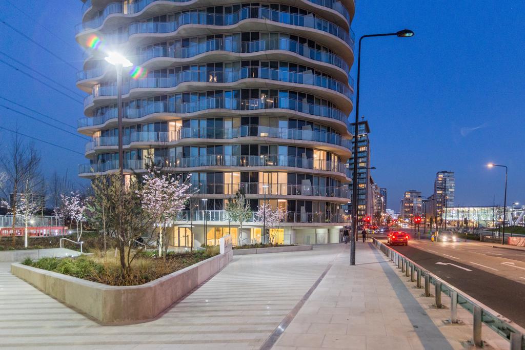 Royal Style - 5 Mins Walk To Excel Apartamento Londres