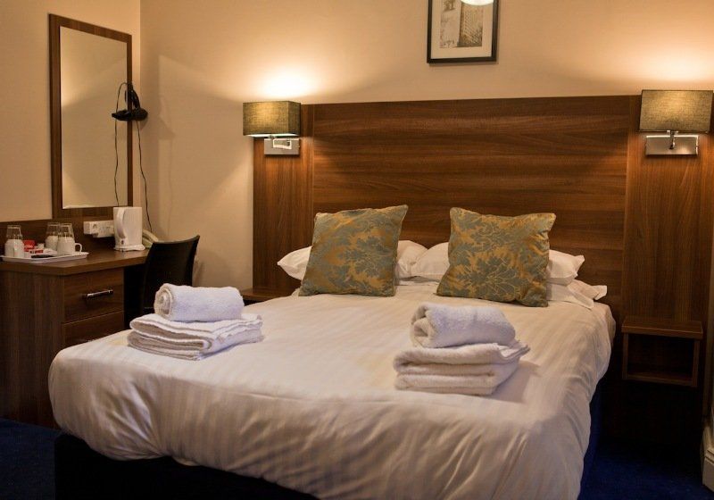 Hotel The Portico 4*