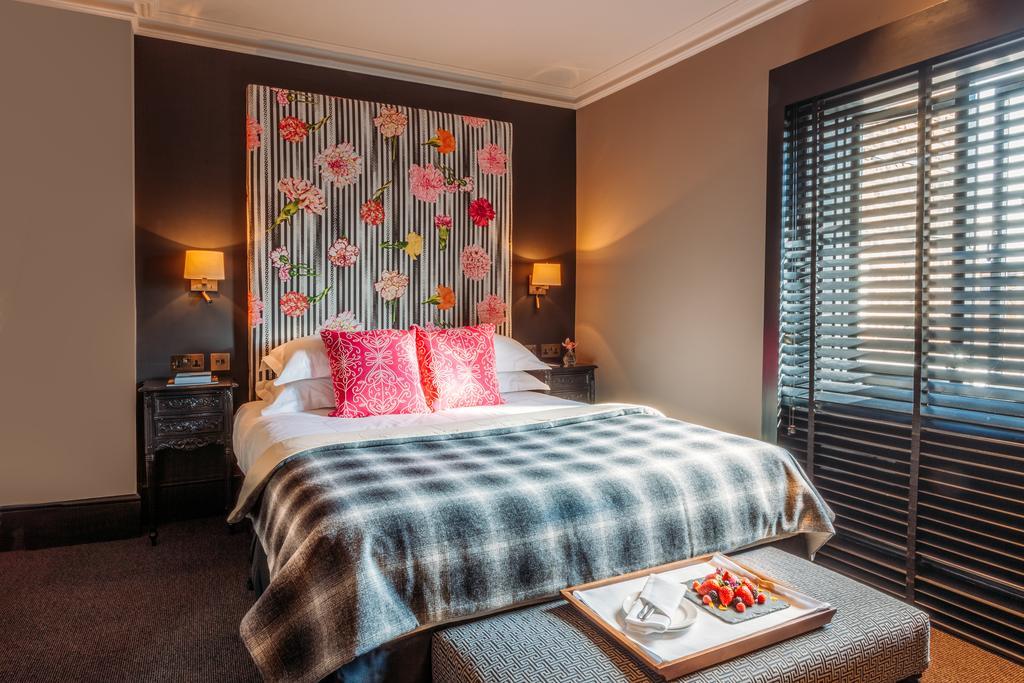11 Cadogan Gardens And The By Iconic Luxury Hotel