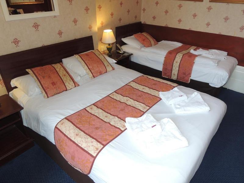 Dolphin - The 3* Londres