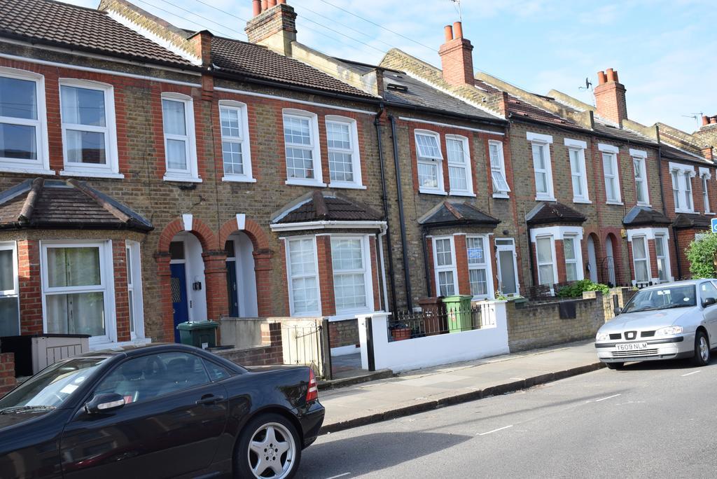 2 Bedroom Apartment, Fortescue Road * Londres