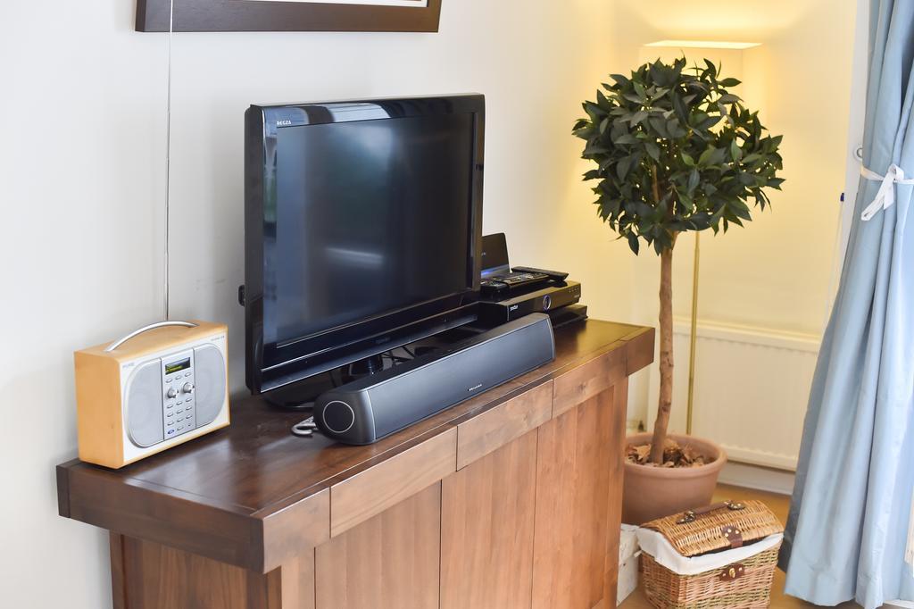 Charming Flat Near Earl's Court Station, 4 Guests Apartment London