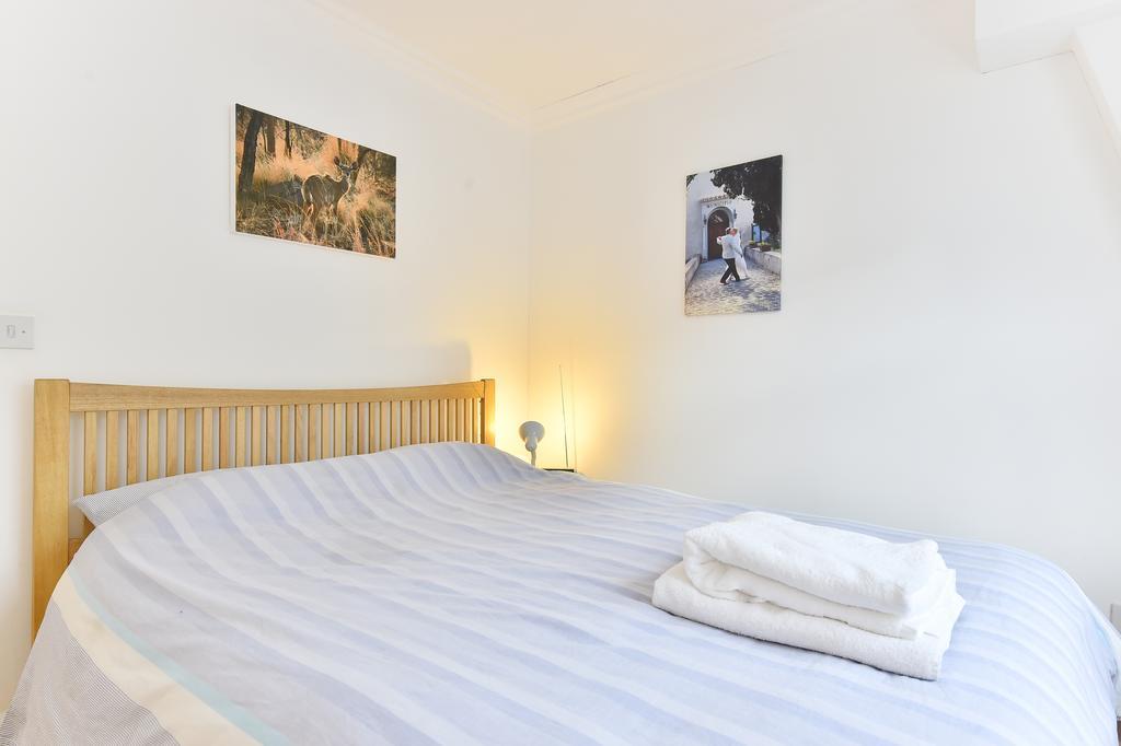 Charming Flat Near Earl's Court Station, 4 Guests Apartment
