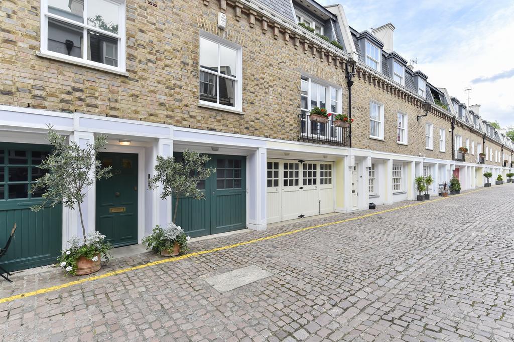 Apartment Charming Flat Near Earl's Court Station, 4 Guests London