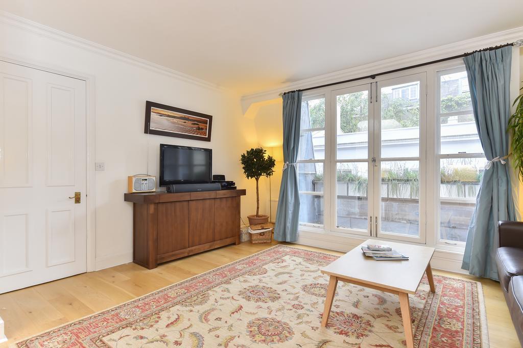 Charming Flat Near Earl's Court Station, 4 Guests Apartment London