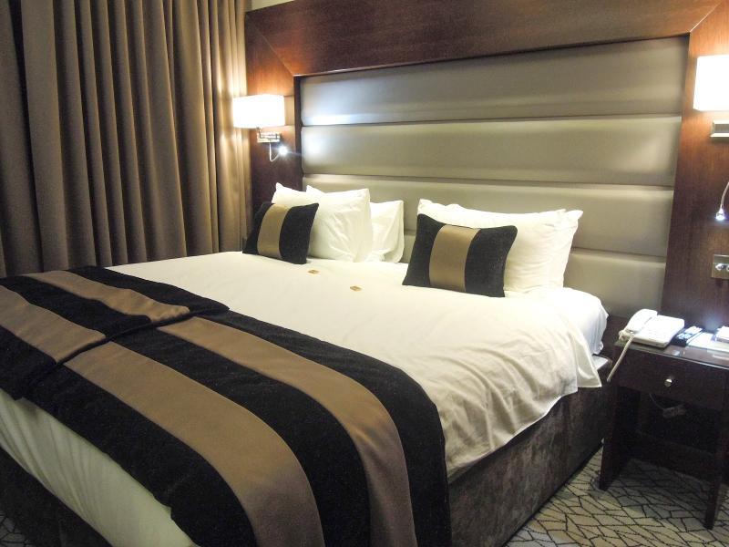 Avni Kensington 3*