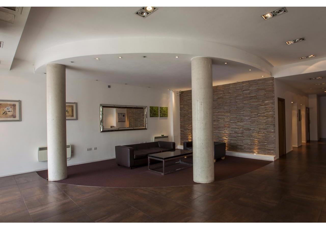 Western Gateway Appartement *