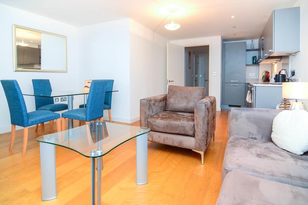 Wharf - Water Gardens Apartamento